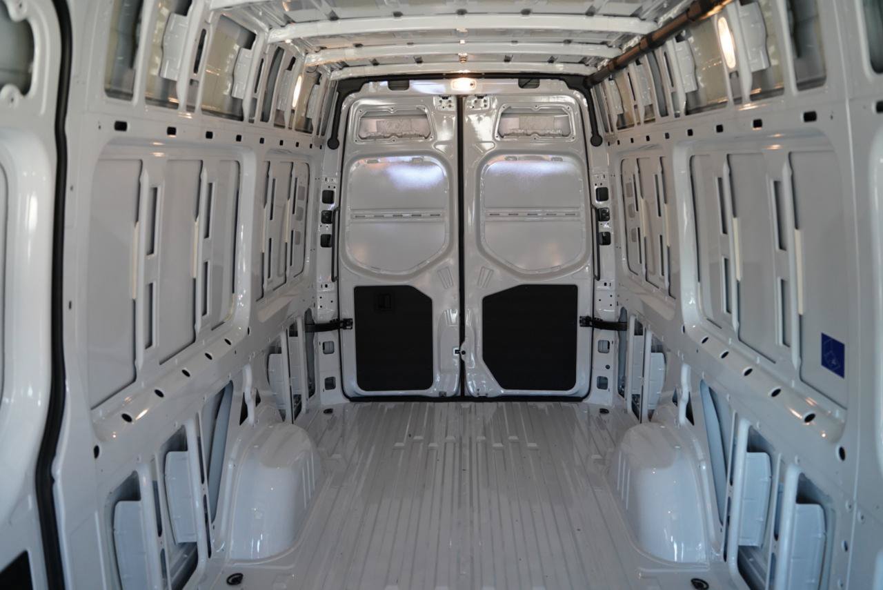 Used 2025 Mercedes-Benz Sprinter 2500 image 33