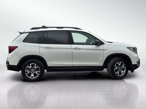 Used 2023 Honda Passport TrailSport image 3