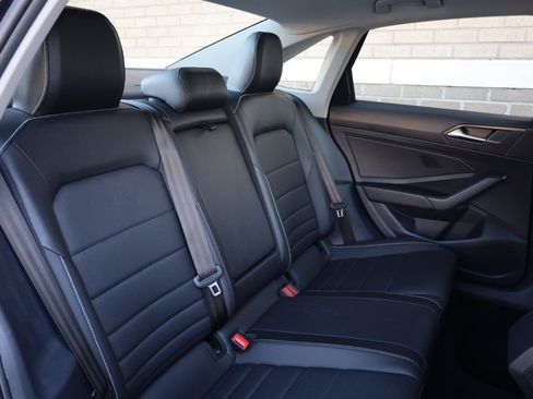 Used 2024 Volkswagen Jetta SE FWD image 24