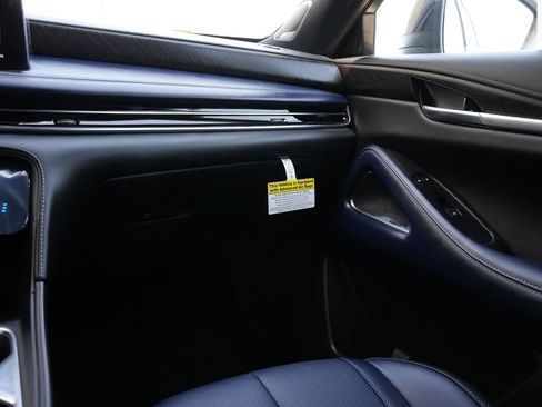 New 2026 INFINITI QX60 Sport image 8