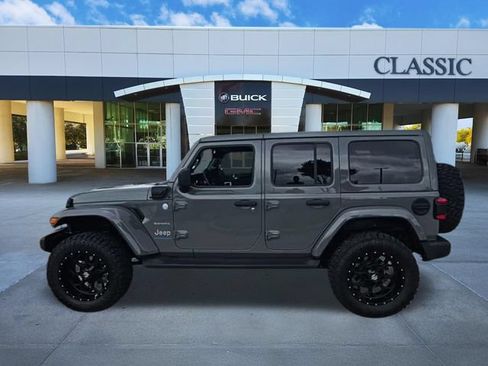 Used 2023 Jeep Wrangler Unlimited Sahara w/ Cold Weather Group AWD/4WD image 5