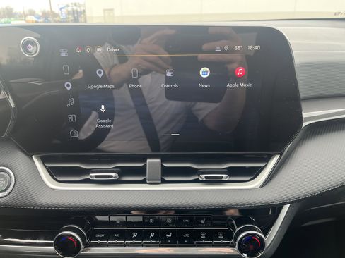 Used 2026 Chevrolet Equinox LT w/ Convenience Package II image 24