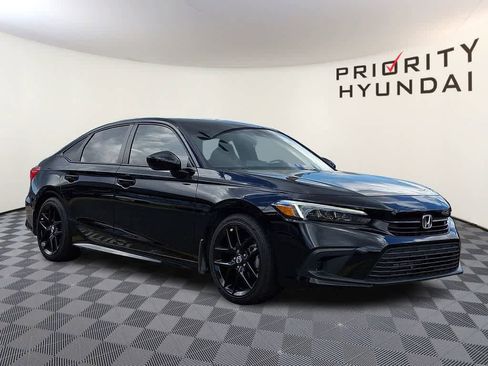 Used 2024 Honda Civic Sport image 3