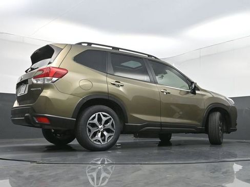 Used 2023 Subaru Forester Premium AWD/4WD image 31