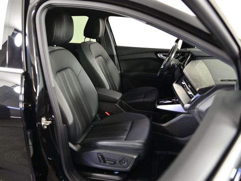 Used 2023 Audi Q4 e-tron Premium Plus w/ Premium Plus image 17