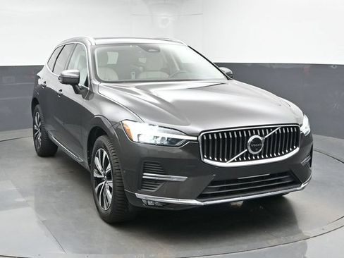Used 2023 Volvo XC60 B5 Plus w/ Climate Package AWD/4WD image 2