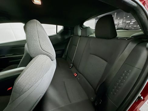 Used 2018 Toyota C-HR XLE image 24