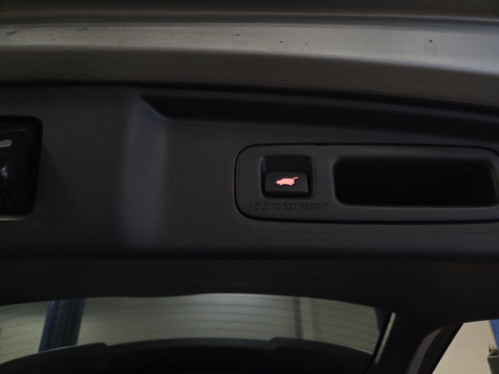Used 2024 Honda CR-V EX-L image 5