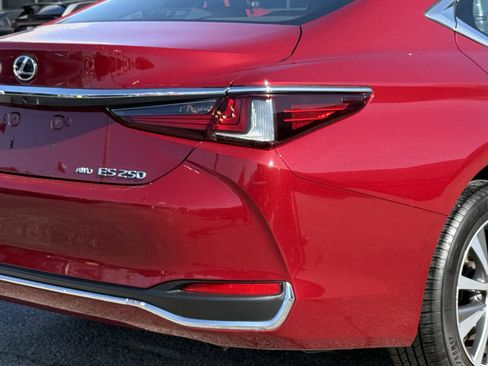 Used 2021 Lexus ES 250 w/ Premium Package image 10