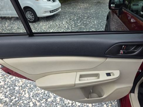 Used 2014 Subaru Crosstrek 2.0i Premium w/ Moonroof Package AWD/4WD image 19