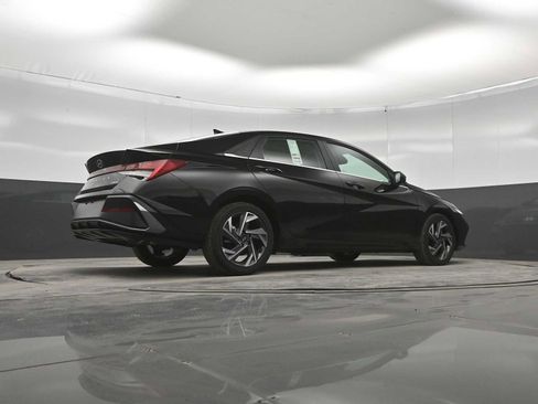 New 2026 Hyundai Elantra Limited FWD image 41