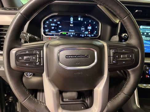 Used 2023 GMC Sierra 1500 Denali w/ Technology Package image 18