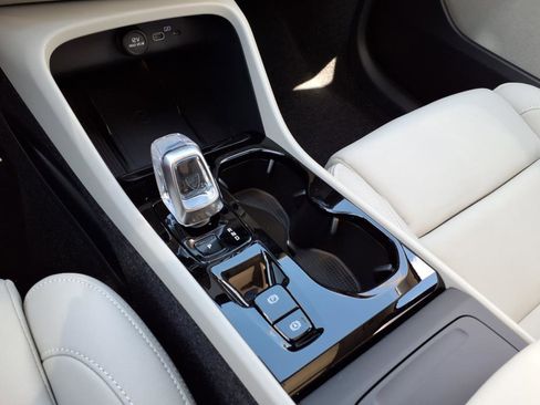 New 2026 Volvo XC40 B5 Plus w/ Protection Package Premier image 14