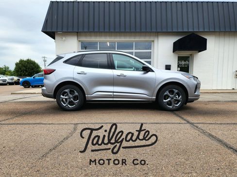 Used 2024 Ford Escape ST-Line AWD/4WD image 1