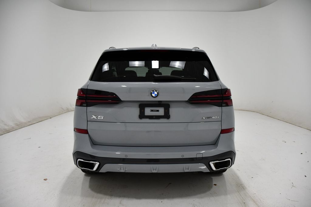 Used 2024 BMW X5 xDrive40i w/ M Sport Package AWD/4WD image 4