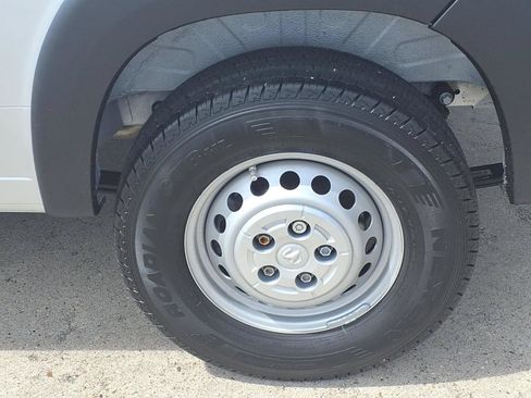 Used 2025 RAM ProMaster 2500 w/ Premium Convenience Group FWD image 10