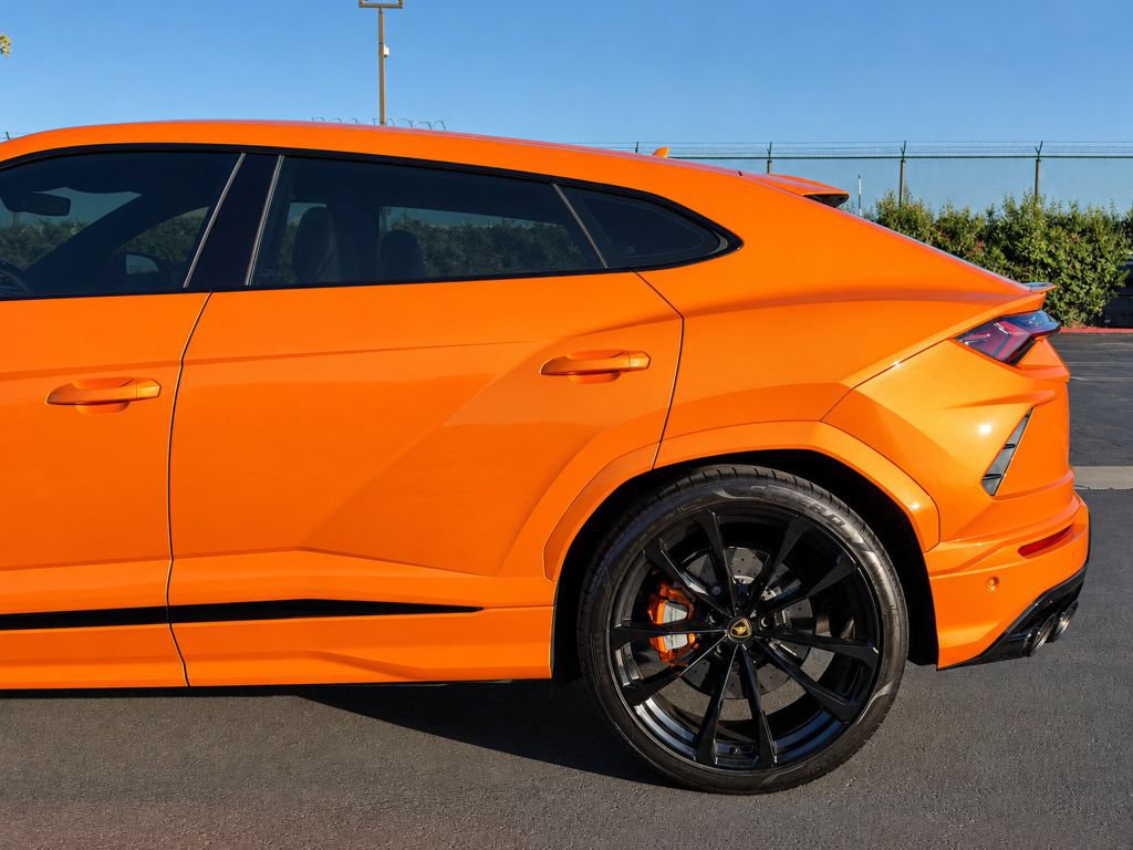 Used 2021 Lamborghini Urus AWD/4WD image 5
