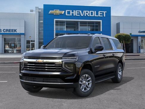 New 2026 Chevrolet Suburban LT w/ Sun And Tow Package AWD/4WD image 7
