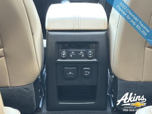 Used 2023 Chevrolet Traverse Premier FWD image 25