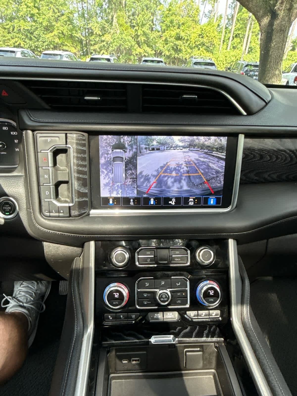 Used 2021 GMC Yukon Denali w/ Denali Premium Package AWD/4WD image 25