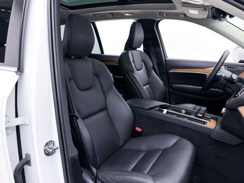 Used 2024 Volvo XC90 B6 Plus w/ Protection Package Premier image 37