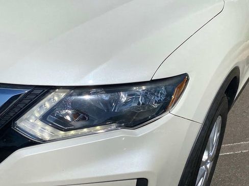 Used 2019 Nissan Rogue SV FWD image 5