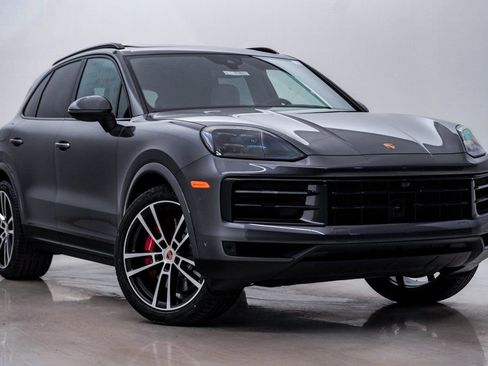 New 2026 Porsche Cayenne S image 8