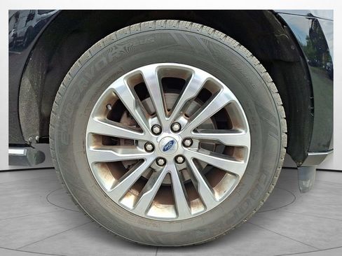 Used 2018 Ford Expedition Limited RWD image 7
