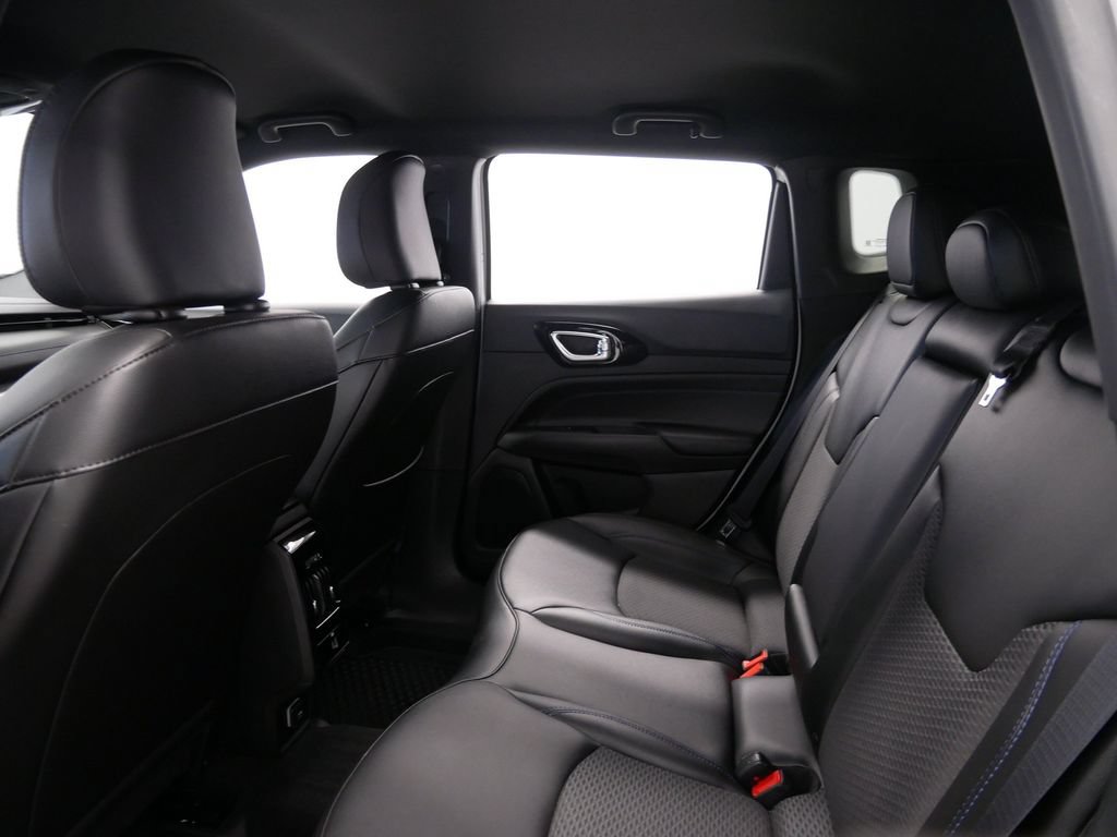 New 2026 Jeep Compass Latitude AWD/4WD image 14