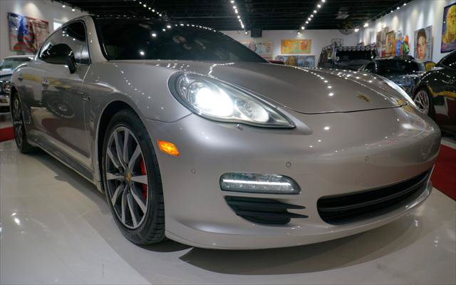 Used 2011 Porsche Panamera 4 AWD/4WD image 2