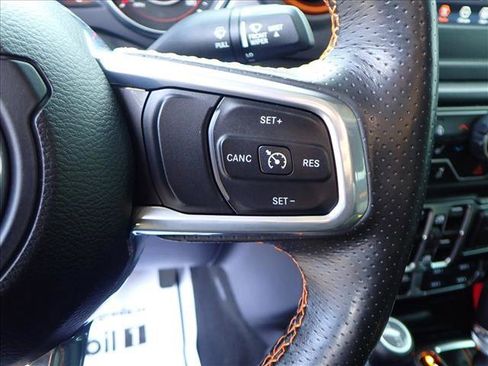 Used 2021 Jeep Gladiator Mojave w/ Cold Weather Group image 13