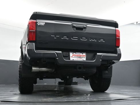 Used 2025 Toyota Tacoma TRD Off-Road image 34