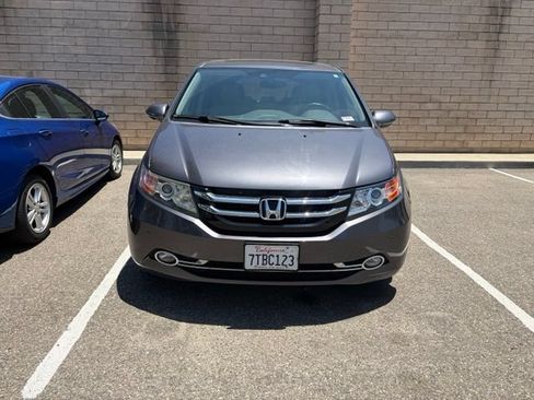 Used 2015 Honda Odyssey Touring Elite image 2