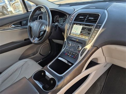 Used 2018 Lincoln MKX Reserve w/ Driver Assistance Package image 13