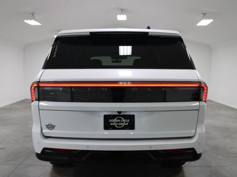 New 2026 Lincoln Navigator Reserve AWD/4WD image 7