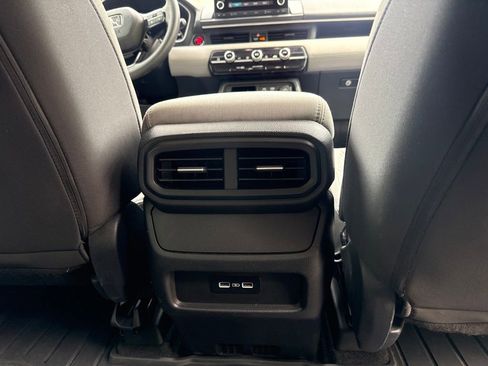 Used 2023 Honda Pilot LX image 15