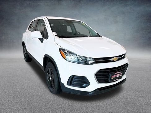 Used 2020 Chevrolet Trax LS image 4