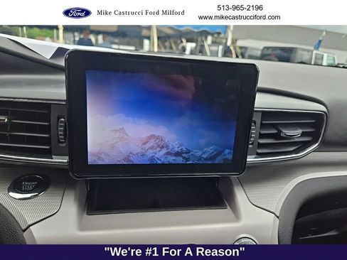 Used 2023 Ford Explorer XLT w/ Equipment Group 202A AWD/4WD image 9