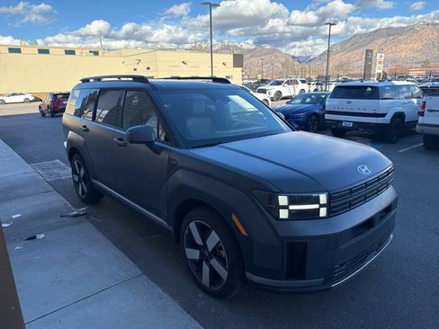 Used 2025 Hyundai Santa Fe Limited image 3