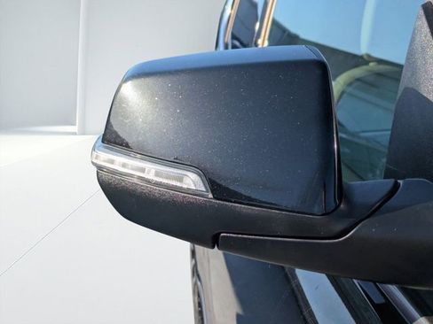 Used 2020 GMC Acadia Denali w/ Technology Package FWD image 10