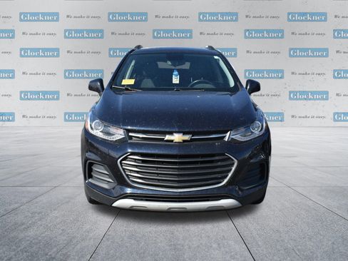 Used 2022 Chevrolet Trax LT w/ LT Convenience Package AWD/4WD image 11