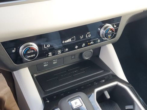 New 2026 Mitsubishi Outlander SE FWD image 25