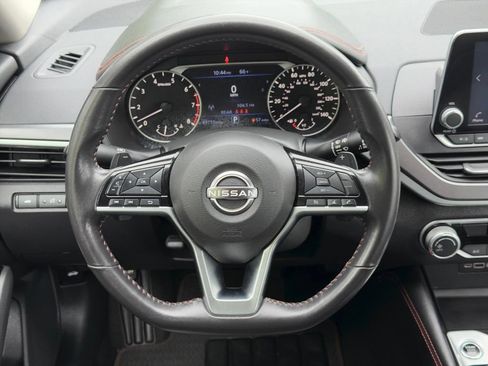 Used 2023 Nissan Altima 2.5 SR FWD image 12