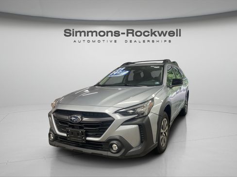 Used 2023 Subaru Outback Premium AWD/4WD image 1