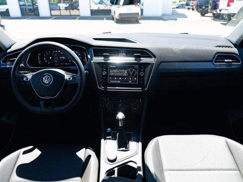 Used 2020 Volkswagen Tiguan SEL AWD/4WD image 7