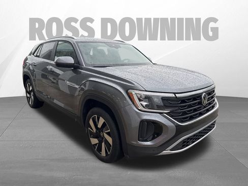 Used 2025 Volkswagen Atlas Cross Sport SE FWD image 9