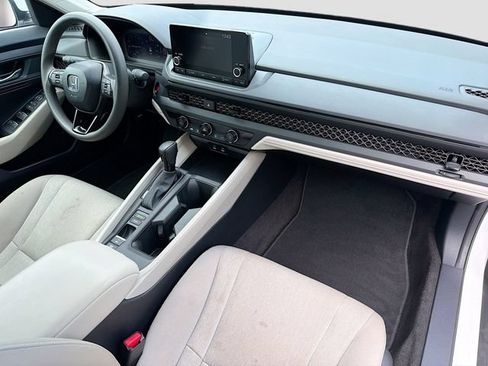 Used 2025 Honda Accord LX image 27