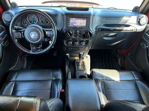 Used 2012 Jeep Wrangler Unlimited Sahara image 15