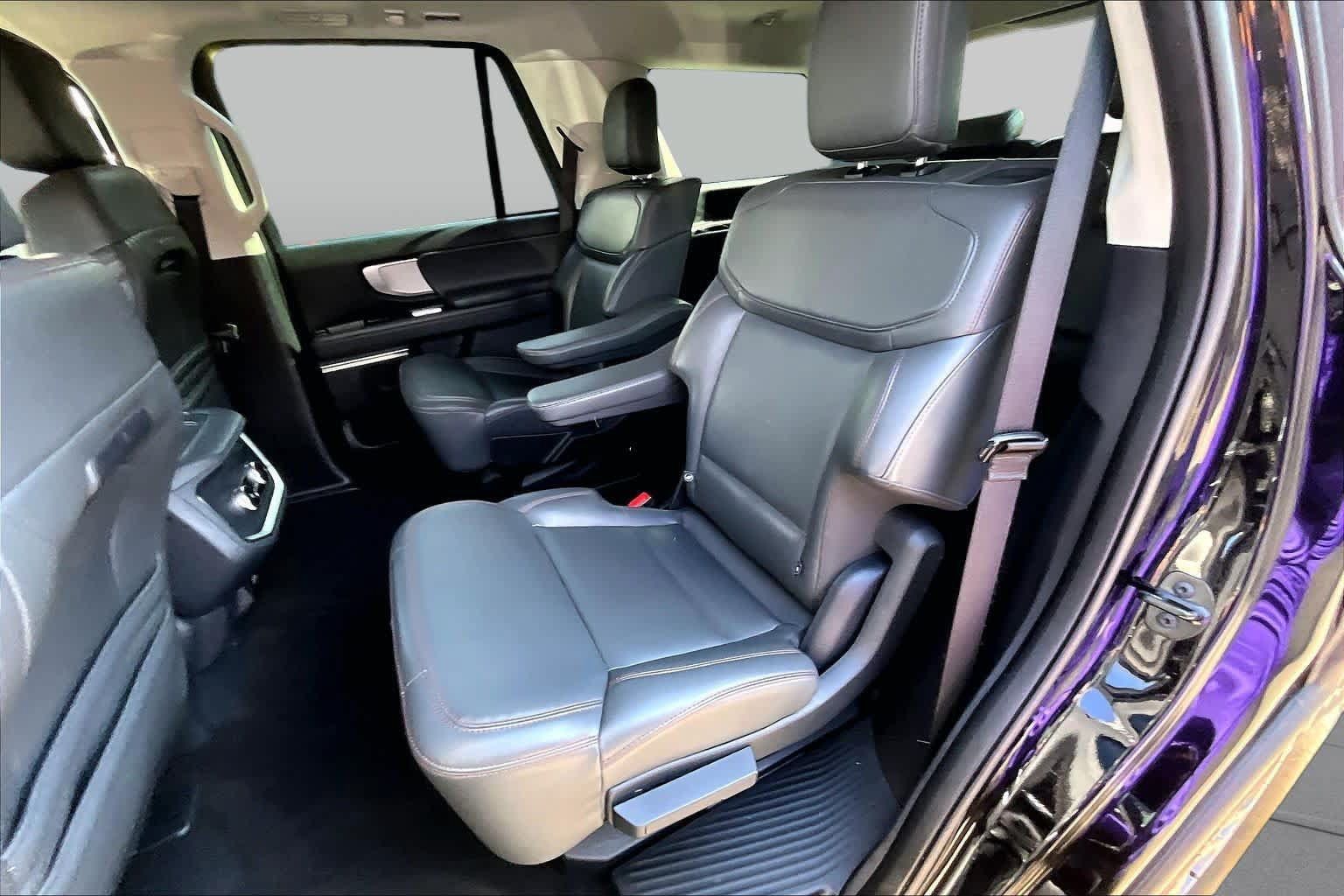 Used 2025 Ford Expedition Active RWD image 21