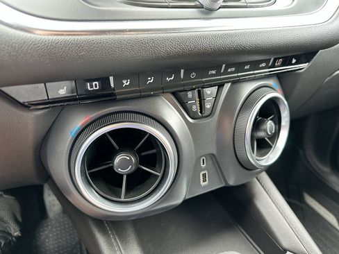 Used 2022 Chevrolet Blazer LT FWD image 18